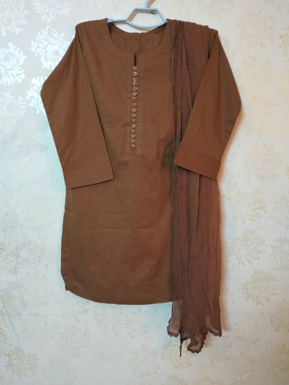 23 Comfort Lawn 3pc Stitched Suit - Image 1