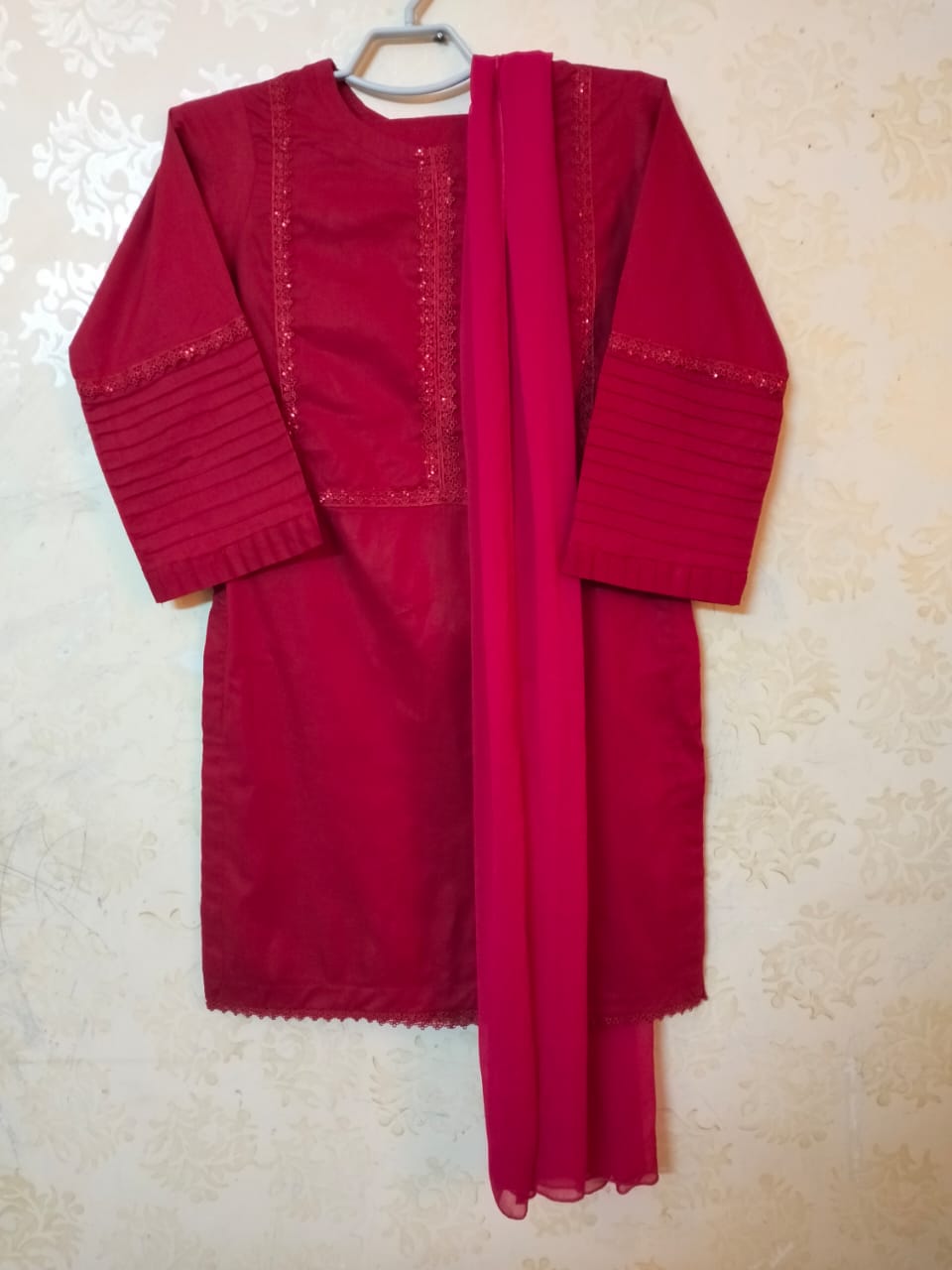 24 Elegant Wear Lawn 3pc Stitched Suit - Image 1