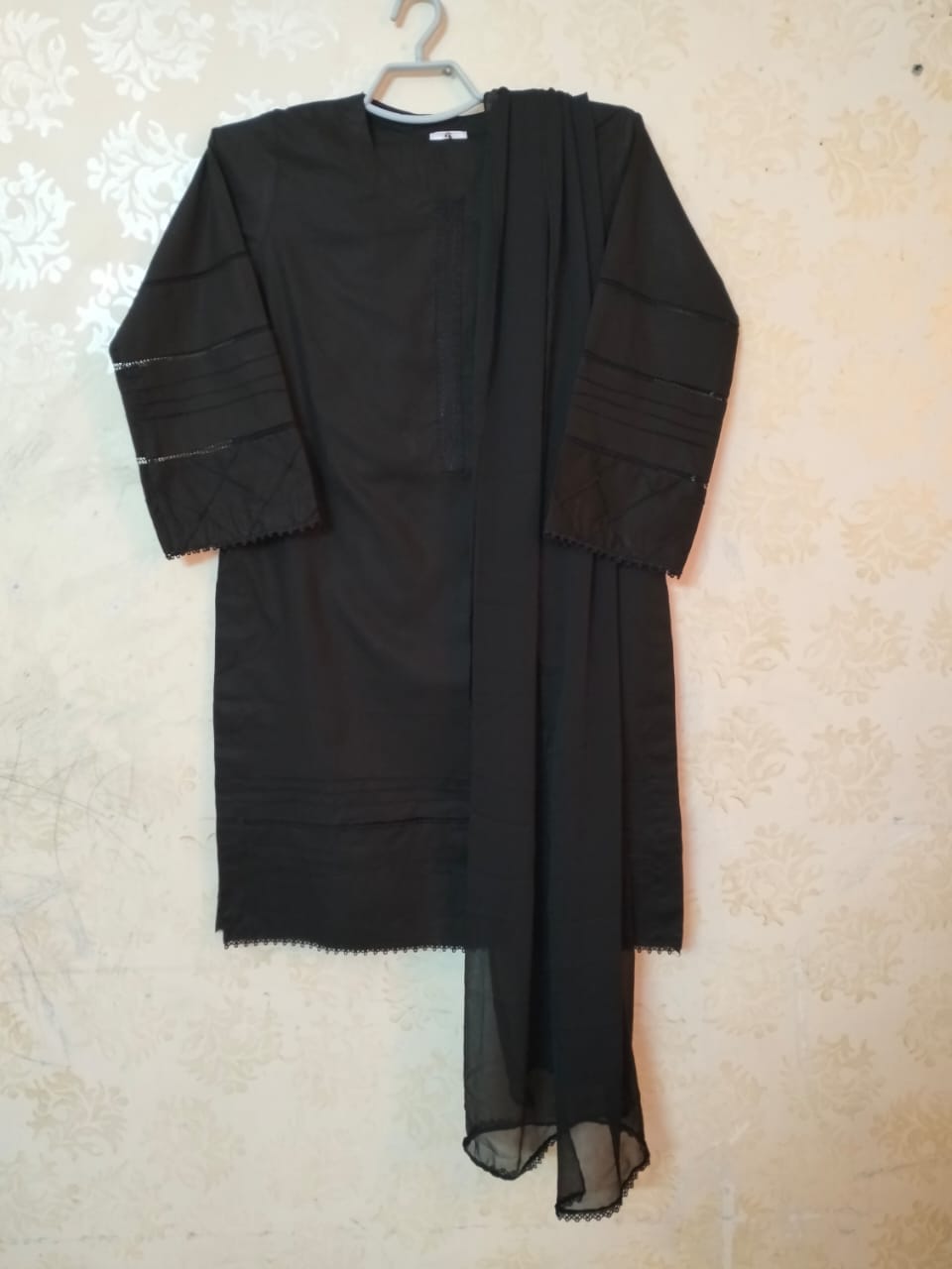 37 Classic Wear Lawn 3pc Stitched Suit - Image 1